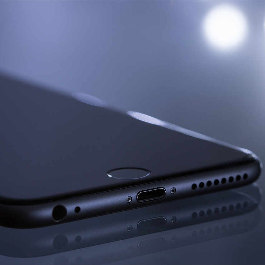 Какой iPhone подарить на новый год?